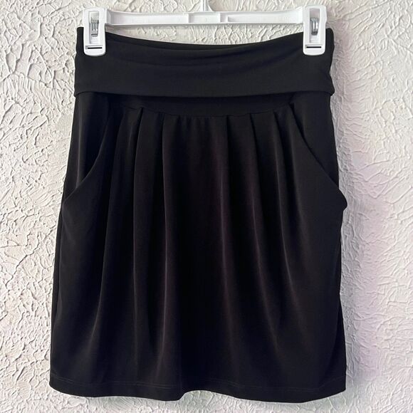 Tinta Women's Black Skirt Pockets Tulip Mini Casual Cute Size 8 Stretch - Picture 6 of 7